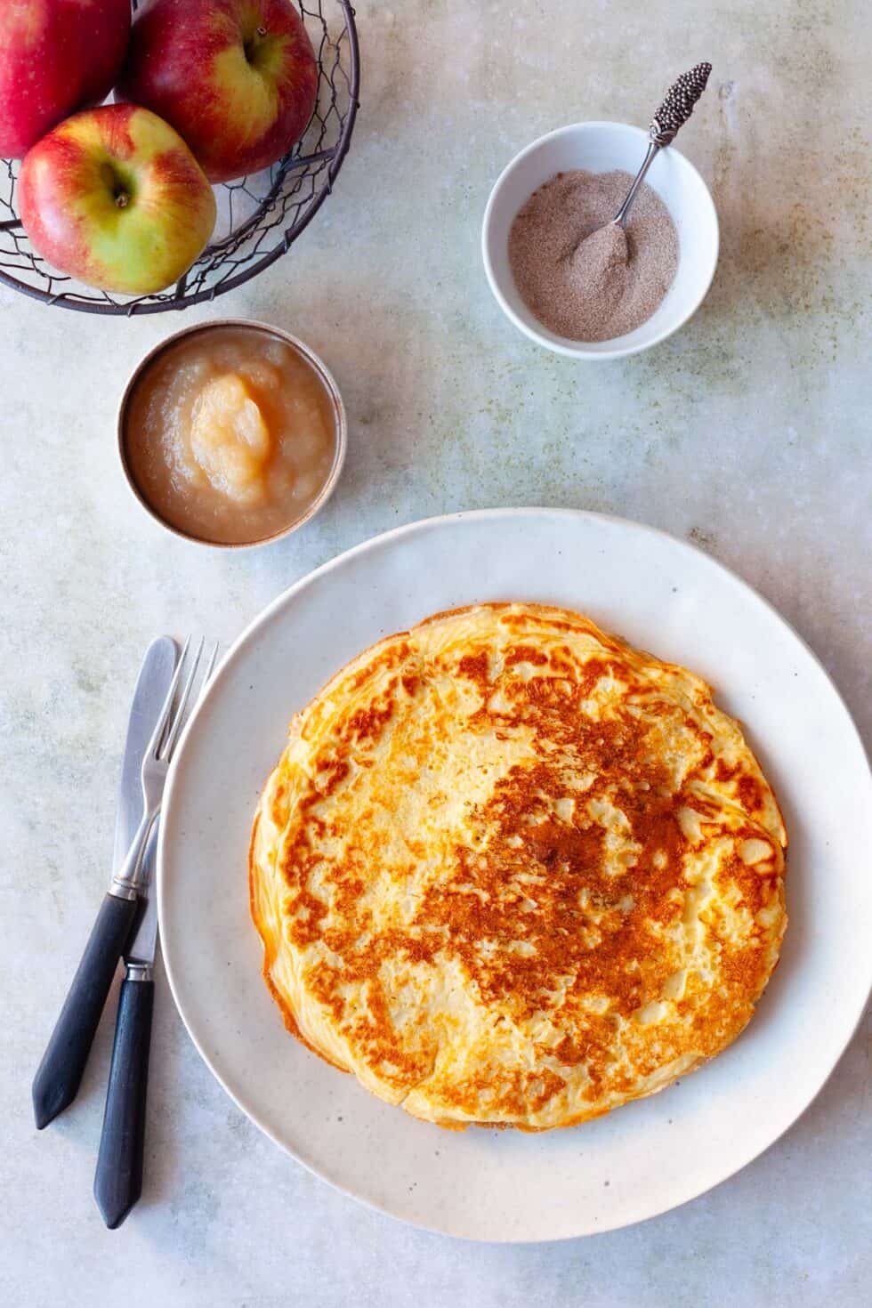 Omas Apfelpfannkuchen - einfach in der Pfanne zubereitet