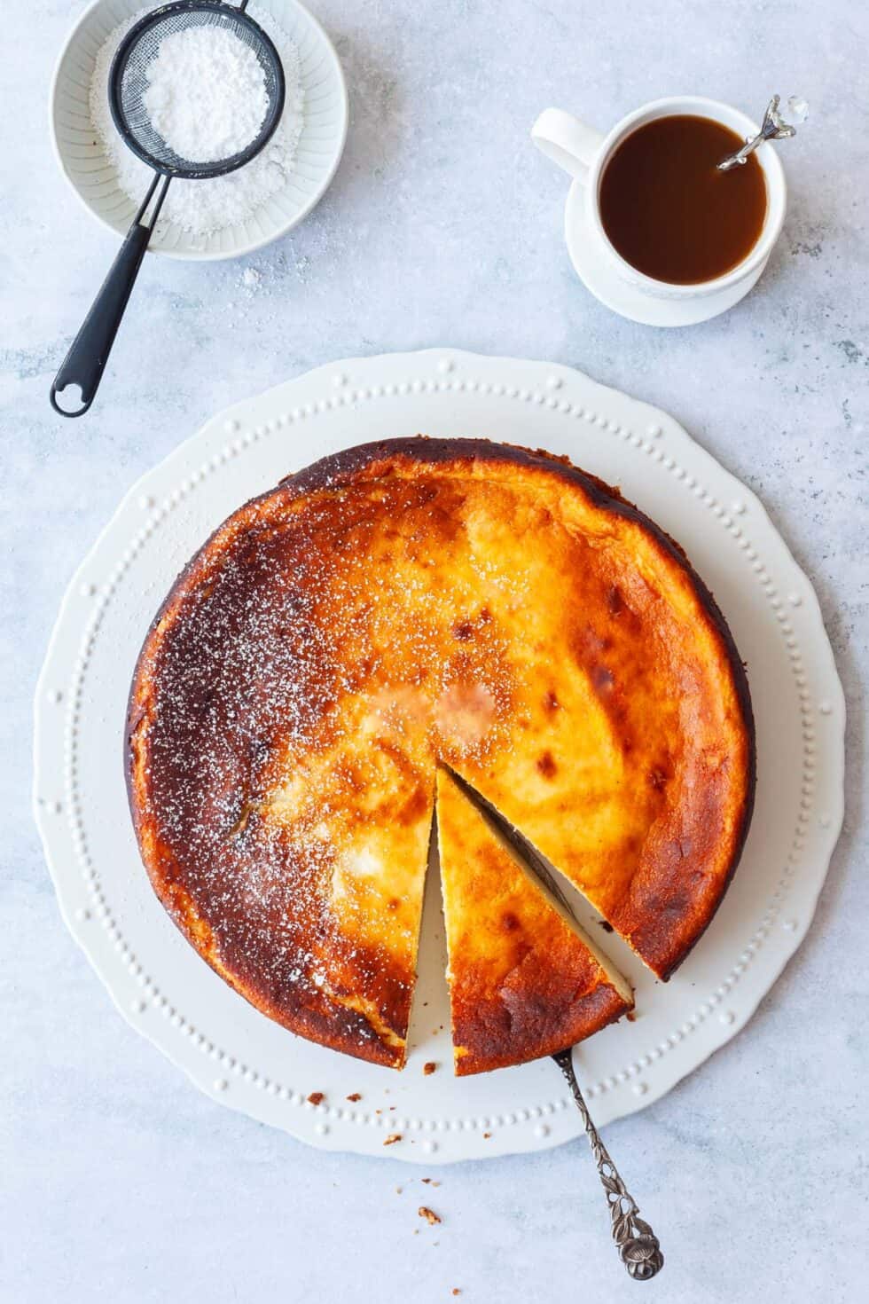 Omas schneller Käsekuchen ohne Boden mit Grieß & Quark