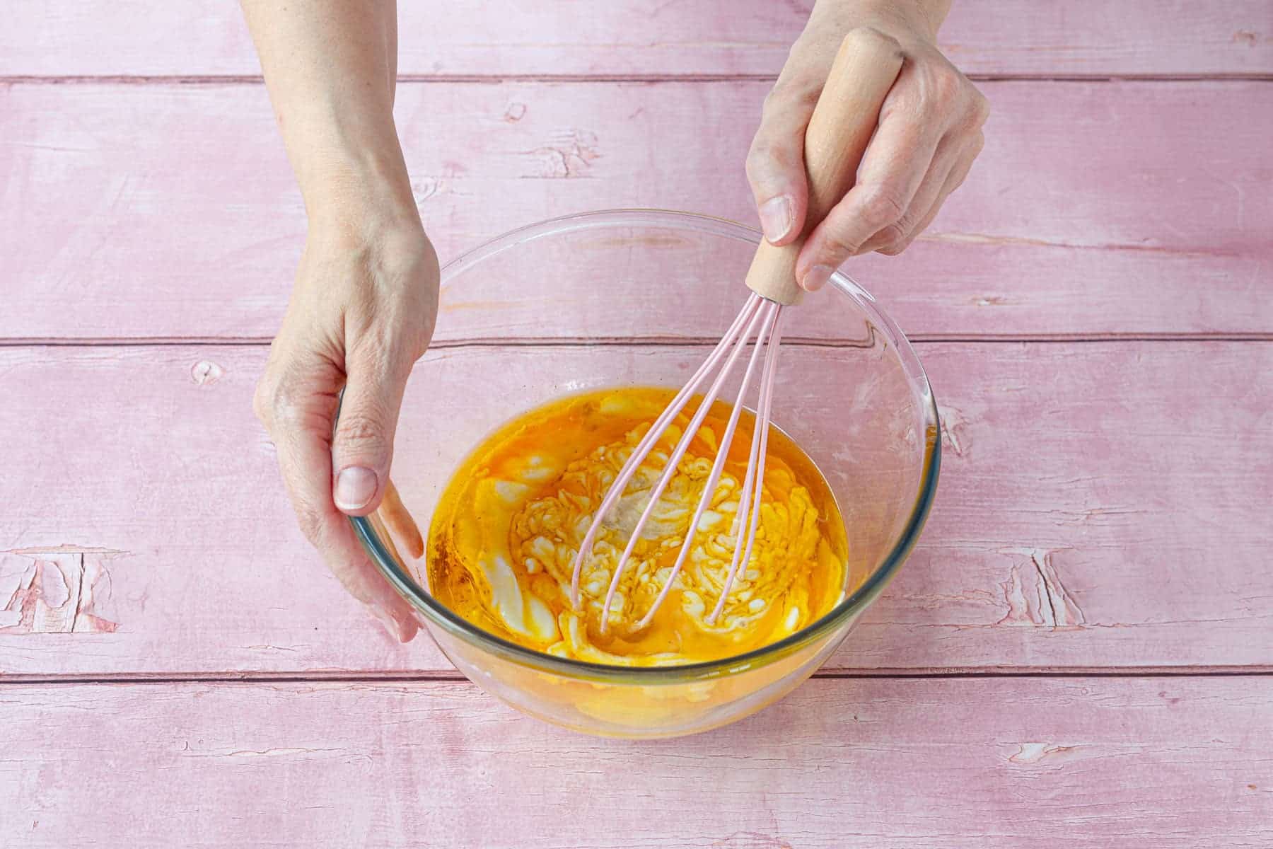 Joghurt mit weiteren Zutaten vermengen